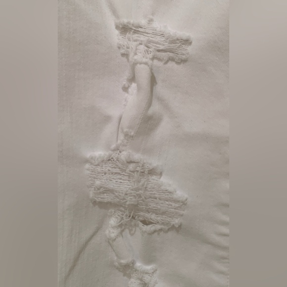 J Brand - Women’s 9326 Cropped Skinny Distressed Jeans (white-size 28) - Picture 2 of 8